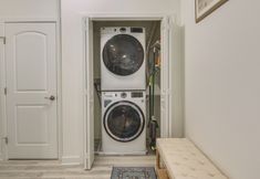 Others 5 Creek Access & Balcony: Lewes Home Near Beaches