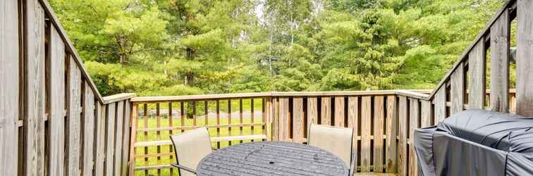 Others Tannersville Retreat w/ Deck & Outdoor Dining!
