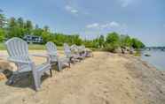 Lainnya 4 Lakefront Adirondack Getaway w/ Beach + Kayaks!