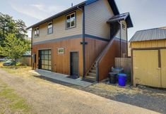 Others 7 Modern White Salmon Apartment, Steps From Town