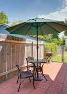 Primary image Lake Charles Vacation Rental w/ Private Patio!