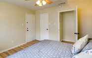 Others 3 Waxahachie Townhome w/ Fire Pit - Near Downtown!
