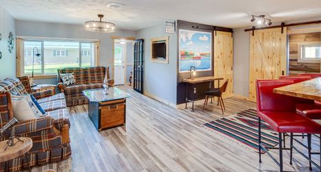 Others 2 Charming Lake Chautauqua Home: Walk to Water!