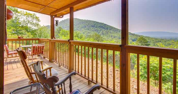 Lainnya Cozy Lake Sardis Cabin w/ Stunning View!