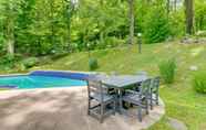 Lainnya 5 New Milford Lakefront Home: Deck, Pool & Dock!