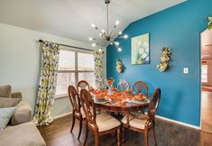 Others 5 4 Mi to At&t Stadium: Home w/ BBQ in Grand Prairie