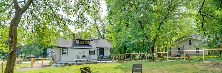 Others Welcoming Williams Bay Cottage w/ Deck & Fire Pit!