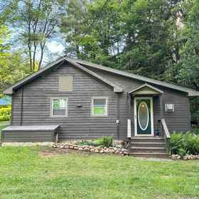 Primary image1紐約布蘭丁漢湖一英里度假屋,刘易斯县飯店