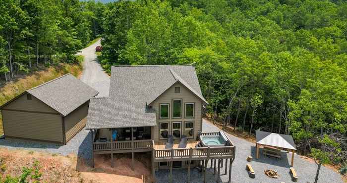 Others Modern Franklin Cabin Rental w/ Deck & Hot Tub!