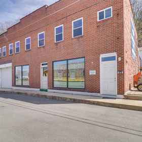 Interior1Marlinton Vacation Rental on Riverfront Trail!,西弗吉尼亚州公寓