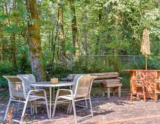 Lainnya 2 Happy Valley Rental: Private Deck & Charcoal Grill