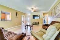 Others Crestview Vacation Rental: Day Trip to Destin!