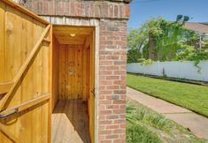 Others 2 Lovely Apartment in Long Beach: 3 Blocks to Ocean!