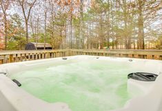 其他 7 Serene Yellville Retreat w/ Hot Tub on 85 Acres
