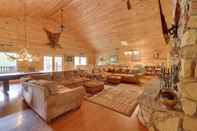 Lain-lain Fraziers Bottom Cabin on 800 Acres of Land w/ Lake