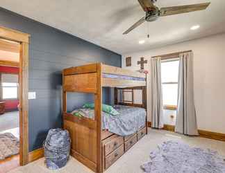 Others 2 Family-friendly Seward Home w/ Sauna & Pool!