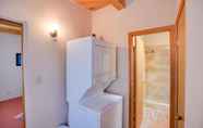 Lain-lain 3 Santa Fe Adobe Vacation Rental w/ Mountain Views!