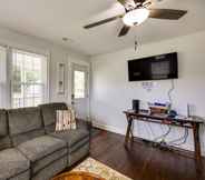 Lainnya 2 Pet-friendly The Wray Cottage w/ Large Backyard!