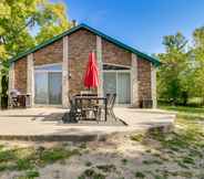 Others 7 Pet-friendly Richville Vacation Rental w/ Dock!