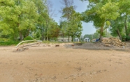 Lainnya 4 Modern Lake Ontario Escape w/ Beach Access!