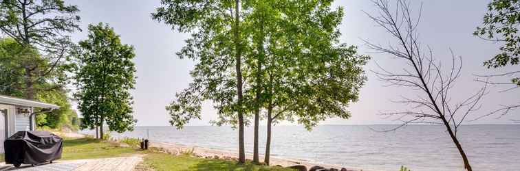 Lain-lain Waterfront Lake Michigan Hideaway: Private Beach!