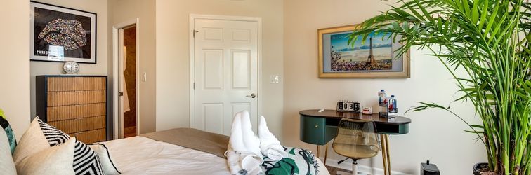 Others Luxury Atlanta Rental w/ Balcony: Near Buckhead!