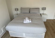 Others 3 Immaculate 4-bed House in Enfield Near Enfield loc