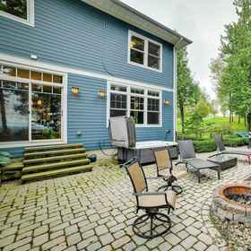 Interior1伊薩卡隱秘住宅,帶熱水浴缸,距康奈爾約 5 英里!,Six Mile Creek Vineyard飯店