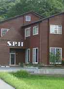 Exterior Lodge S.P.H