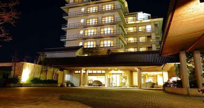 Bangunan Hotel Yamanami