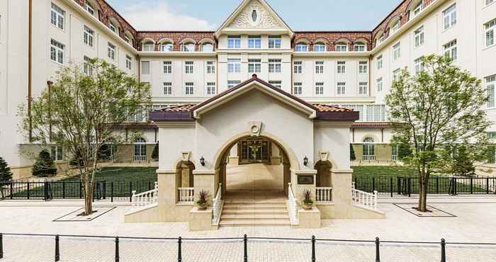 Exterior Takarazuka Hotel