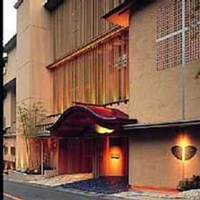 Exterior 1 Atami Juraku Hotel, Yugawara Town Tourist Information Center in front of the station Hotels