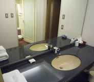 Toilet Kamar 5 Hotel Zaaz