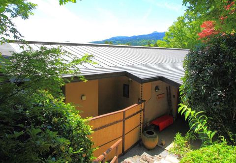 Bên ngoài Nasubi No Hana