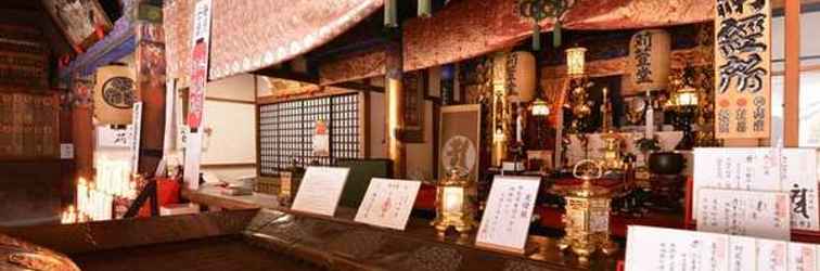 Lobby Mitsugonin Temple