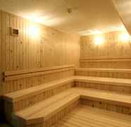 สิ่งอำนวยความสะดวกด้านความบันเทิง 2 Capsule Hotel and Sauna Rifure