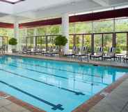 Swimming Pool 4 DoubleTree by Hilton Tulsa - Warren Place