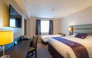 Bedroom 6 Premier Inn London Kingston Upon Thames