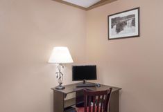 Bedroom 4 SureStay Hotel by Best Western Twin Falls