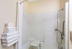 In-room Bathroom 6 SureStay Hotel by Best Western Twin Falls