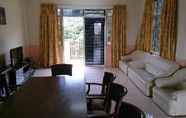 Others 6 3 Rooms Apt @ Crown Imperial Court