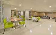 Lain-lain 2 Whiz Prime Hotel Hasanuddin Makassar