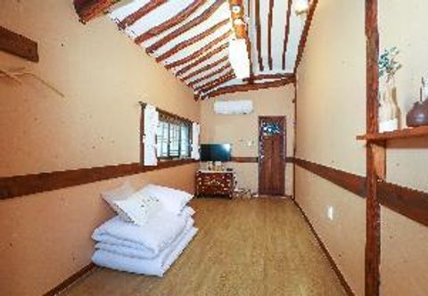 Lain-lain Jeonju Hanok Maeul Sukbak Byeolbit Goong