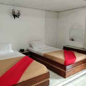 Other 1 Hotel Koneng, Binawan European Language Center Hotels