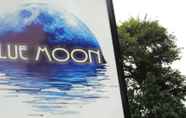 Lainnya 6 Blue Moon