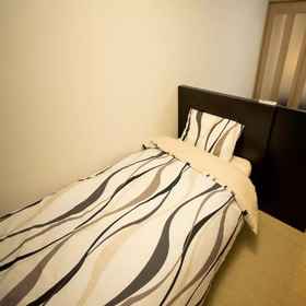 House1EX 2 Bedroom House near Shinosaka,伊丹天空樂園飯店