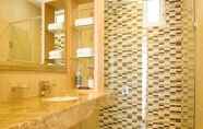 Toilet Kamar 5 Castlex Golf Villa