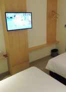 Guest Room Zodiak at Kebon Jati Hotel