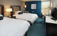 Bedroom 5 DoubleTree by Hilton Roseville Minneapolis