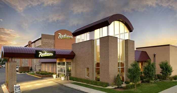 Exterior DoubleTree by Hilton Roseville Minneapolis